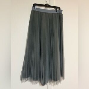 Gray Tulle Pleated Skirt size XL